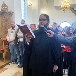 Света Архијерејска Литургија у Његњеву