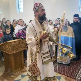 Света Архијерејска Литургија у Његњеву