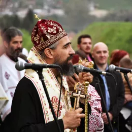 Ђурђевданска литија кроз Беране: Народ се скупља око Христа, у истим литијама, настављајући континуитет и однос са Богом, узлазећи у вишњи Јерусалим душом својом