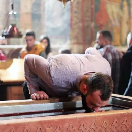 Посјета светињама Косова и Метохије: „Свијећа која не сагоријева“