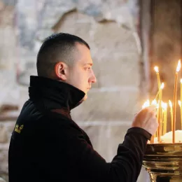 Посјета светињама Косова и Метохије: „Свијећа која не сагоријева“