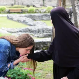 Посјета светињама Косова и Метохије: „Свијећа која не сагоријева“