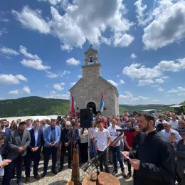 Освећење Храма преноса моштију Светог Николаја у Шљемену у Бањанима