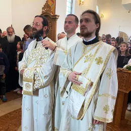 Архијерејска Литургија и дочек моштију светог Владике Николаја Велимировића у Његњеву