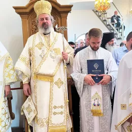 Архијерејска Литургија и дочек моштију светог Владике Николаја Велимировића у Његњеву
