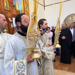 Архијерејска Литургија и дочек моштију светог Владике Николаја Велимировића у Његњеву