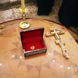 Свечани дочек моштију Светог Владике Николаја Велимировића и Епископа Исихија