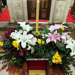 Свечани дочек моштију Светог Владике Николаја Велимировића и Епископа Исихија