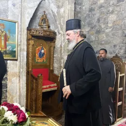 Епископ Исихије посјетио древне светиње у Бијелом Пољу