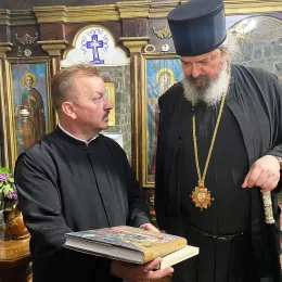 Епископ Исихије посјетио древне светиње у Бијелом Пољу