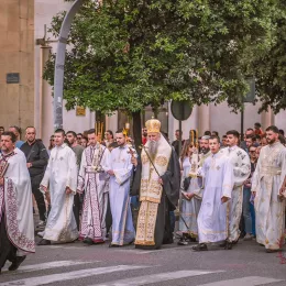 Митрополит Јоаникије кроз Подгорицу предводио традиционалну Марковданску литију