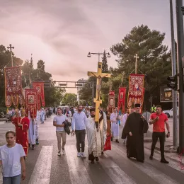 Митрополит Јоаникије кроз Подгорицу предводио традиционалну Марковданску литију