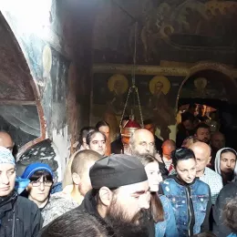 Литургијско сабрање у манастиру Црна река
