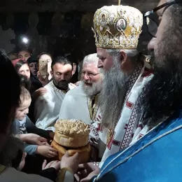 Литургијско сабрање у манастиру Црна река