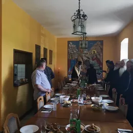 Литургија у Ђурђевим Ступовима на празник Светих Вртоломеја и Варнаве