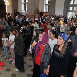 Литургија крај моштију Светог Нектарија Егинског