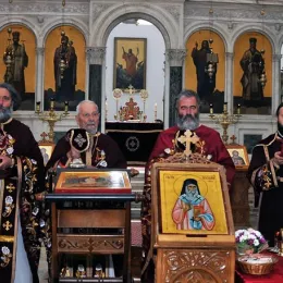 Литургија крај моштију Светог Нектарија Егинског