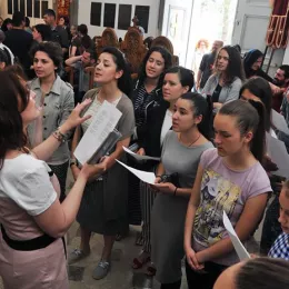 Литургија крај моштију Светог Нектарија Егинског