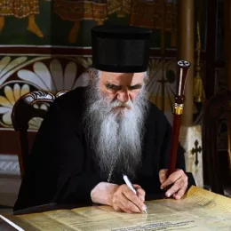 У подгоричком саборном храму представљена иницијатива СНС о поништењу одлуке о признању лажне државе Косово