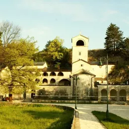 Епископски савјет: Политикантска злоупотреба озбиљне теме пред најављене изборе