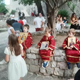 Владика Јоаникије предводио литију у Будви