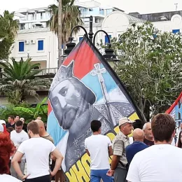 Владика Јоаникије предводио литију у Будви