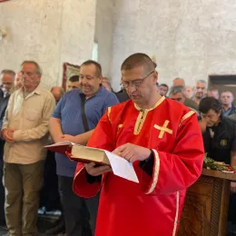 Епископ Методије на Тројичиндан богослужио у манастиру Мајсторовина