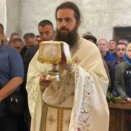 Епископ Методије на Тројичиндан богослужио у манастиру Мајсторовина