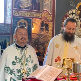 Епископ Методије на Тројичиндан богослужио у манастиру Мајсторовина
