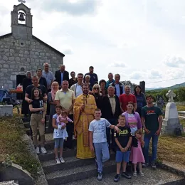 Литургија и црквено-народни сабор у Петровићима