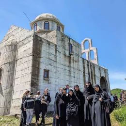 Архијерејска Литургија и рукоположење новог свештеника на Светог Стефана Пиперског