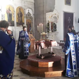 Празнично бденије уочи празника Тихвинске иконе Пресвете Богородице