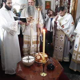 Литургија на празник Пресвете Богородице Тројеручице