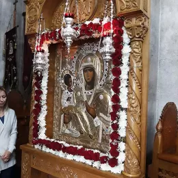 Литургија на празник Пресвете Богородице Тројеручице