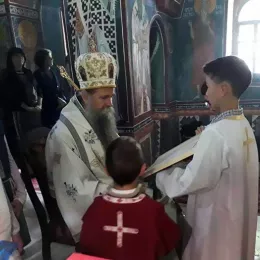 Литургија у манастиру Подмалинско