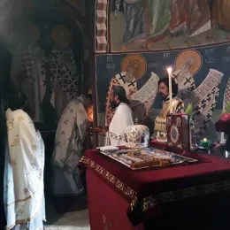Литургија у манастиру Подмалинско
