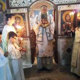 Литургија у манастиру Подмалинско