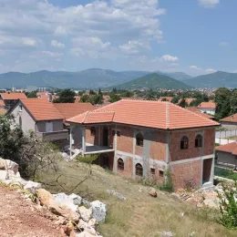 Владика Јоаникије освештао Црквено-омладински центар Светог Нектарија Егинског