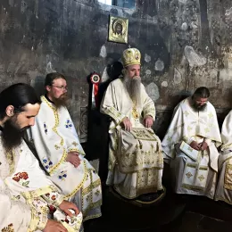 Владика Јоаникије служио у манастиру Ђурђеви Ступови