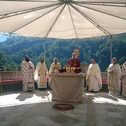 Епископ Јоаникије служио Литургију у Велици