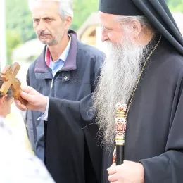 Владика Јоаникије служио у Мојковцу