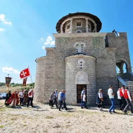 Света Архијерејска Литургија на Вучјем долу