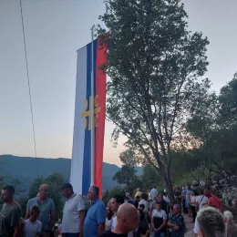 Епископ Методије освештао крст у мјесту Ратишевина код Херцег Новог