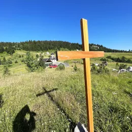 Освештана црква Полагања ризе Пресвете Богородице у Пошћенским Жарима