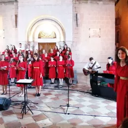 Никшићки Хор “Преподобне мати Ангелине” одушевио публику Првог хорског фестивала у Котору