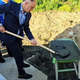 Епископ Методије освештао камен темељац цркве Светог Киријака Отшелника у Новшићу код Плава