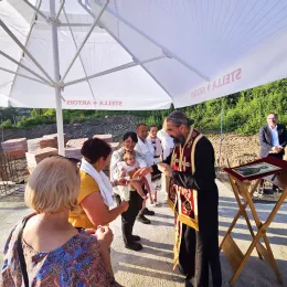 Епископ Методије освештао камен темељац цркве Светог Киријака Отшелника у Новшићу код Плава