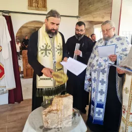 Најава: Освећење и полагање камена темељца за храм посвећен икони Пресвете Богородице Тројеручице у Кличеву