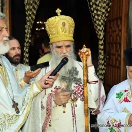Митрополит Амфилохије у манастиру Морача