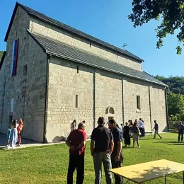 Епископ Јоаникије у Пивском манастиру